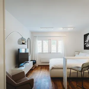  Appartamento Romantic Jump Overlooking River, Free Parking
